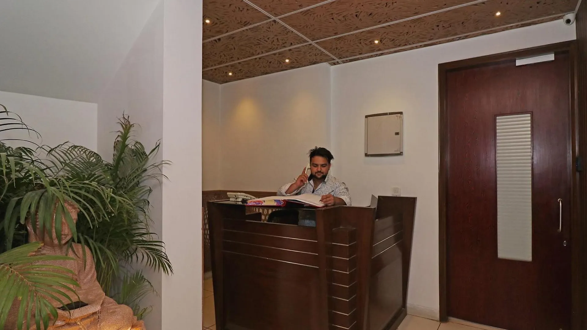 Wonderland Inn Near Aravali Biodiversity Park Gurgaon 3*,